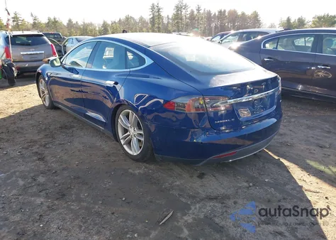2016 Tesla Model S 60D/70D/75D/85D/90D z USA, uszkodzony, nr VIN 5YJSA1E27GF123893